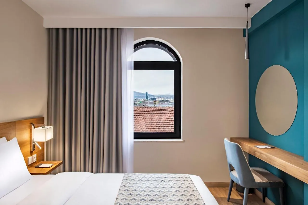 Clocks Hotel تبليسي 4*,